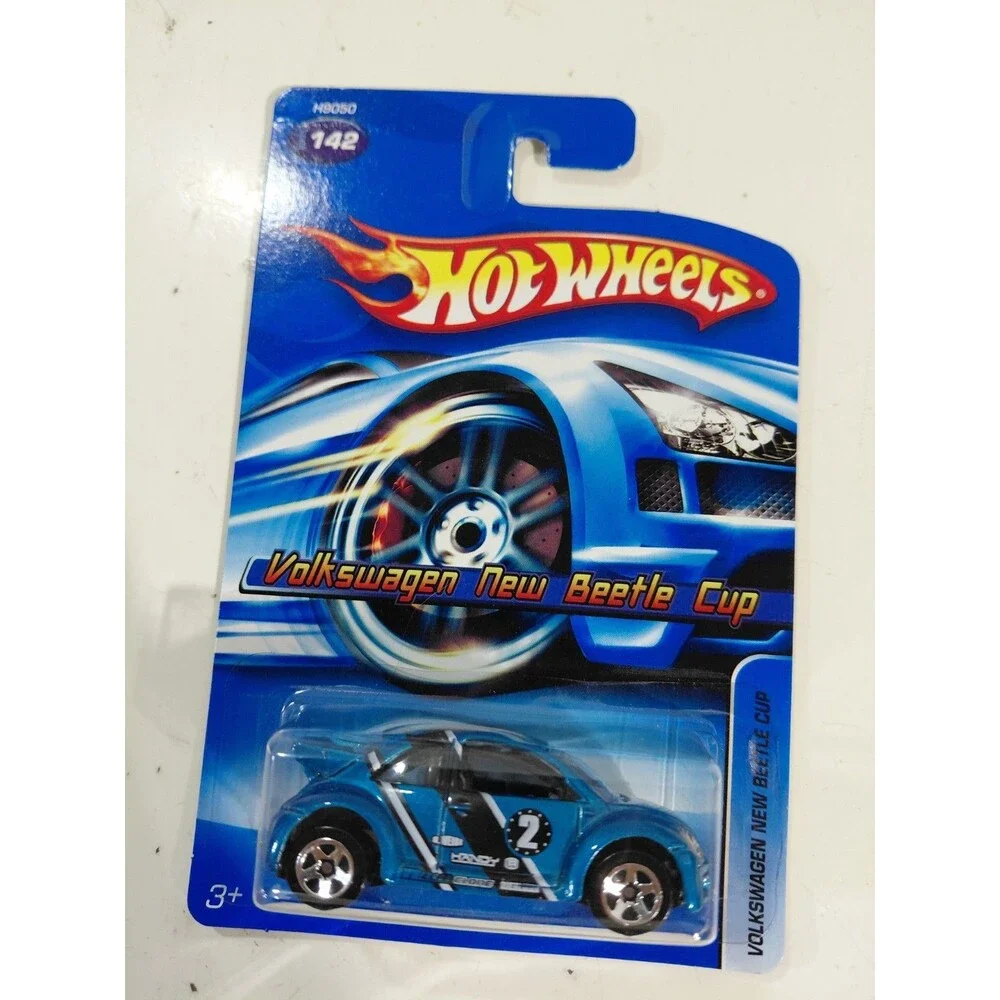NIP Hot Wheels 2005 1:64 Die Cast Volkswagen VW New Beetle Cup Race Car